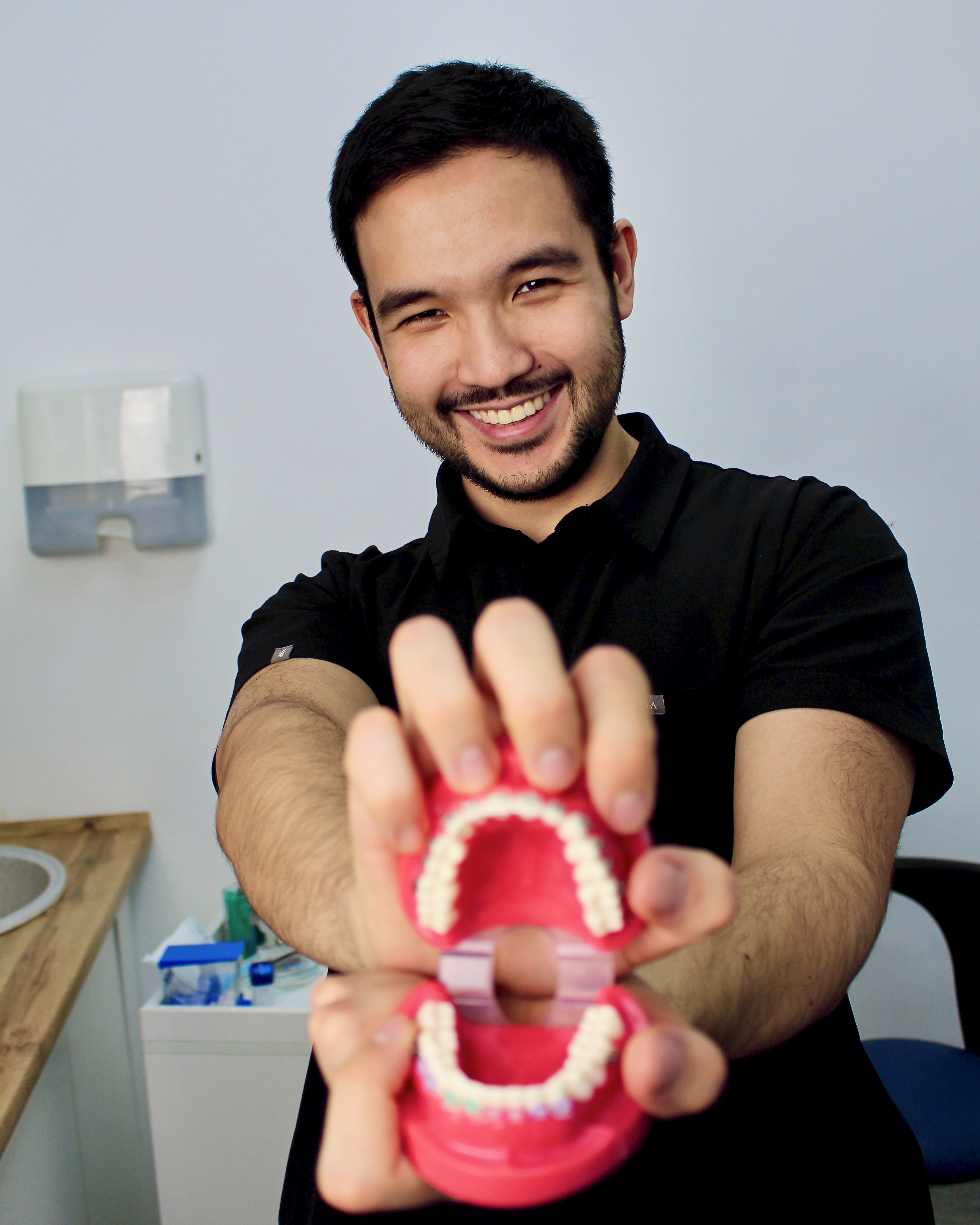 Доктор Санжар Алимбетов - ортодонт в Алматы